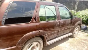 Infiniti QX4 1998 Red