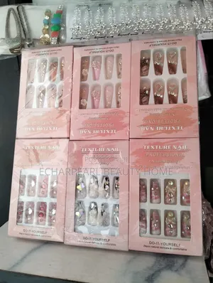 Beautiful Ready-Made Press-on Nails – Reusable Artificial Nails