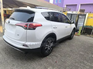 Toyota RAV4 2017 White