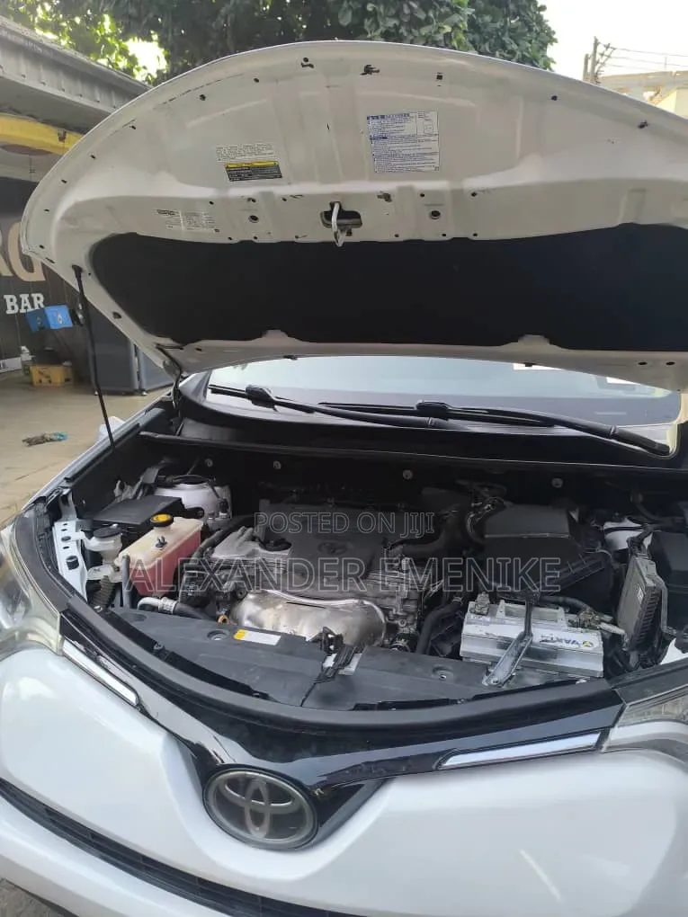 Toyota RAV4 2017 White