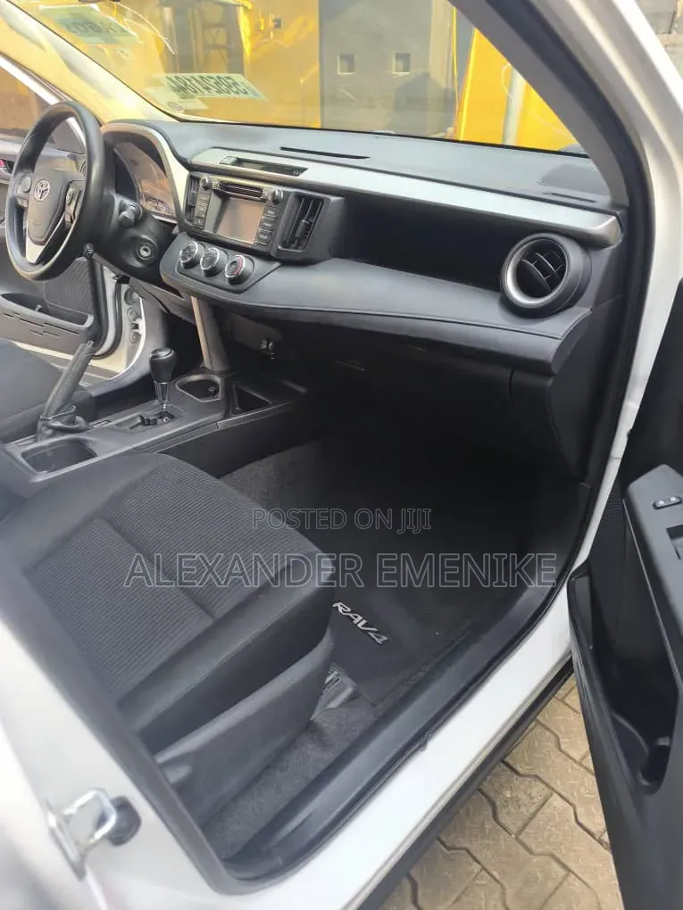 Toyota RAV4 2017 White