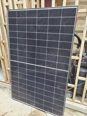 550watts Jinko Solar Panel