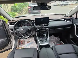 Toyota RAV4 2024 Silver