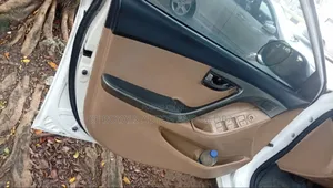 Hyundai Elantra 2013 White