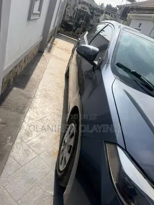 Toyota Corolla LE Eco 4dr Sedan (1.8L 4cyl CVT) 2016 Gray