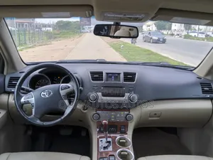 Toyota Highlander Limited 2011 Green
