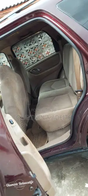 Mazda Tribute 3.0 DX 2001 Maroon