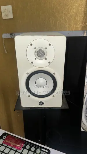 Yamaha Hs5