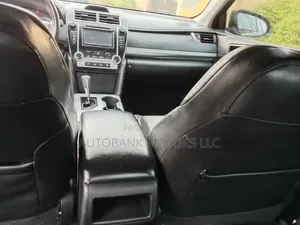 Toyota Camry SE 4dr Sedan (2.5L 4cyl 6A) 2013 Gray