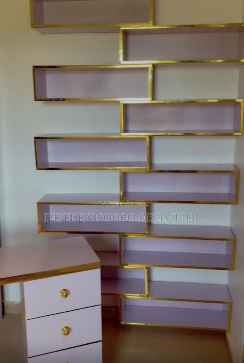 Nail Display Shelf