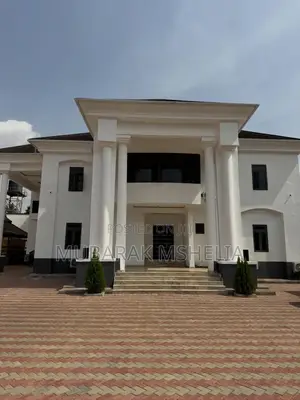 7bdrm Mansion in Zone 2 / Wuse for sale