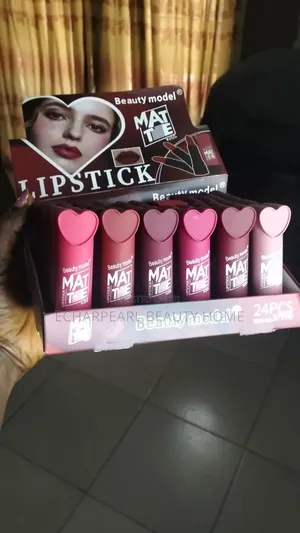 Matte Lipstick – Long Lasting & Highly Pigmented