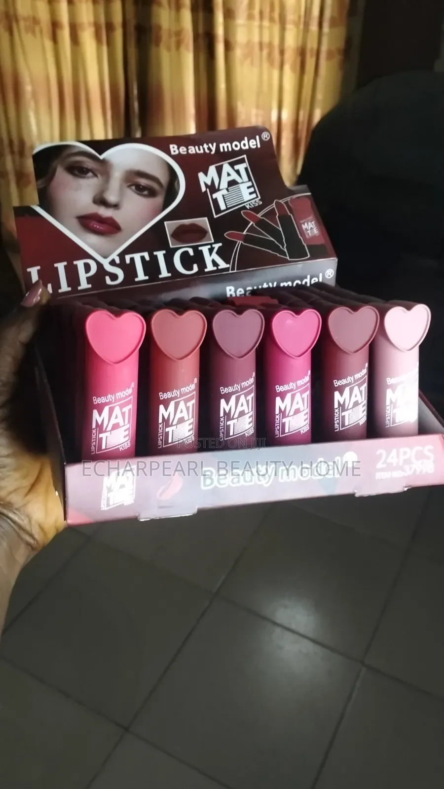 Matte Lipstick – Long Lasting & Highly Pigmented