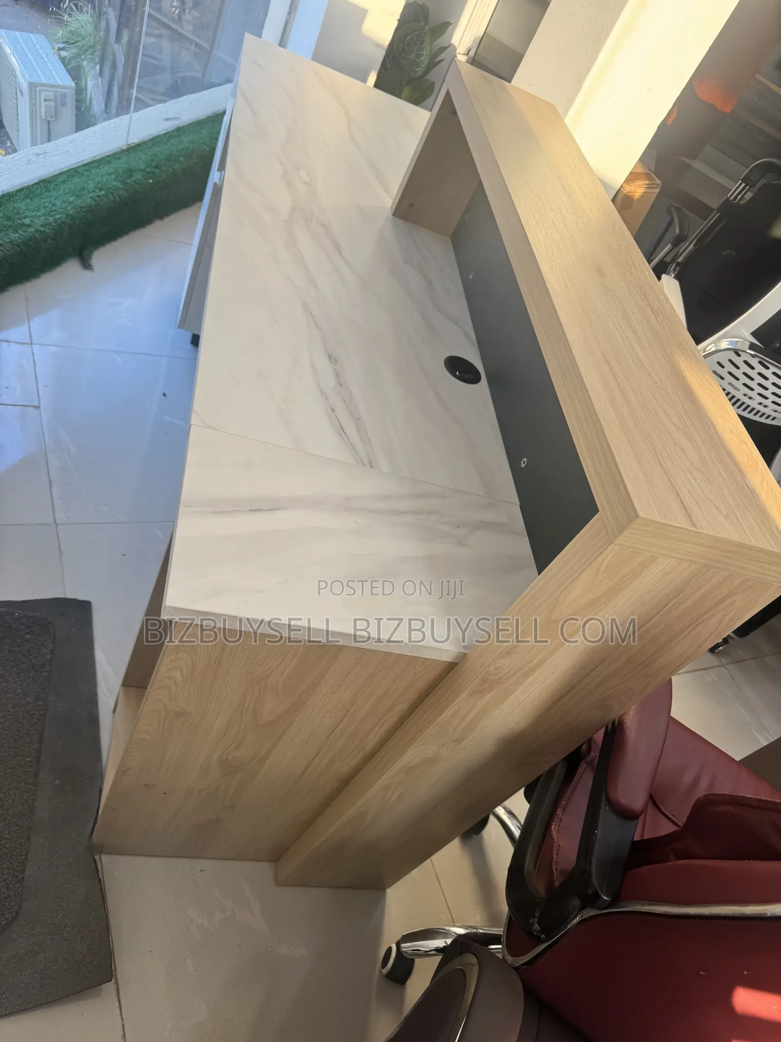 Receptionist Table 1.8 Meters