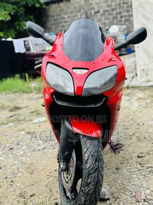 Kawasaki Ninja ZX6R 2002 Red