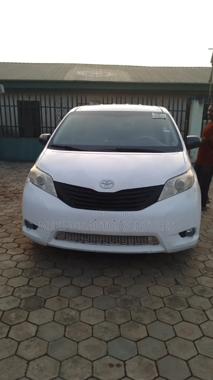 Toyota Sienna LE 7 Passenger 2012 White