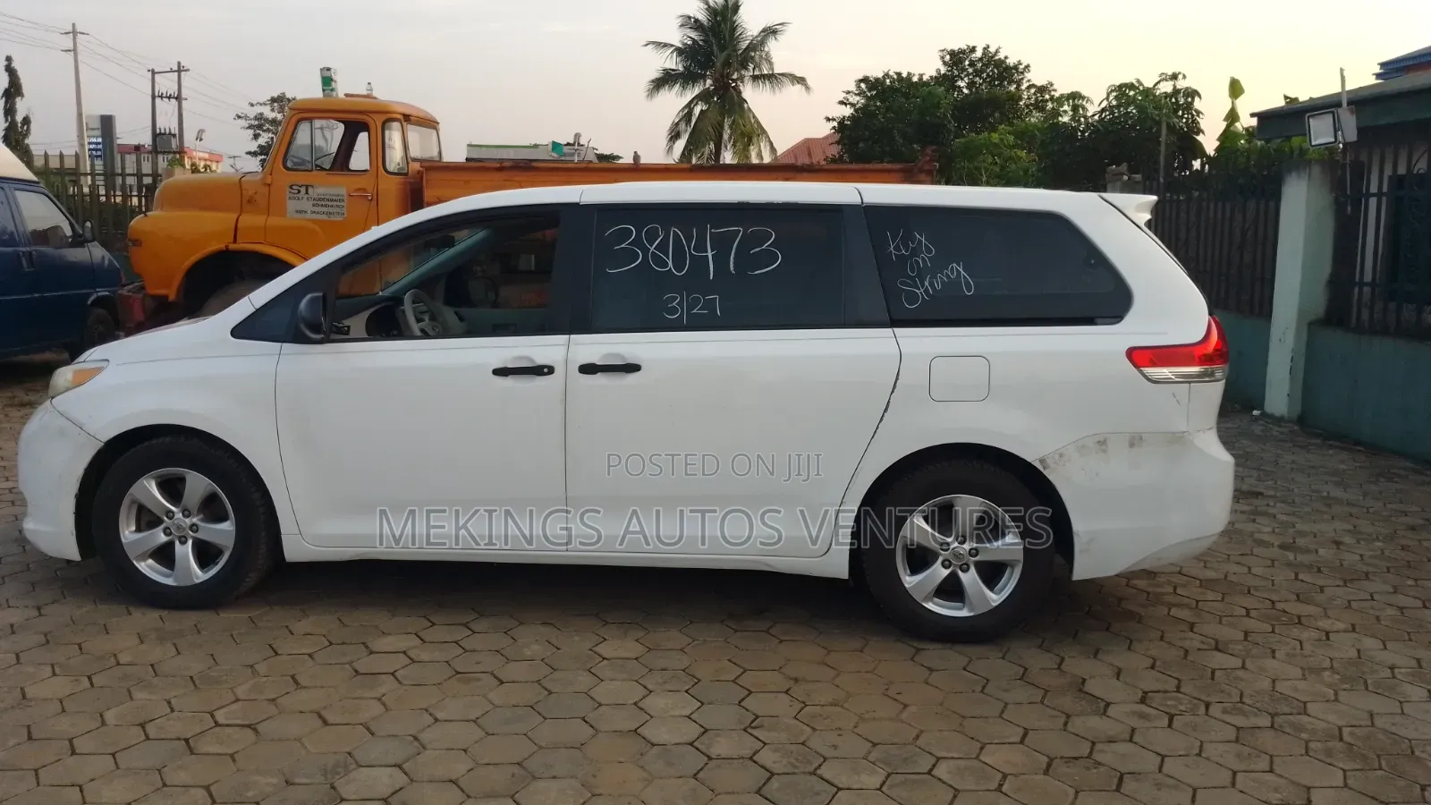 Toyota Sienna LE 7 Passenger 2012 White