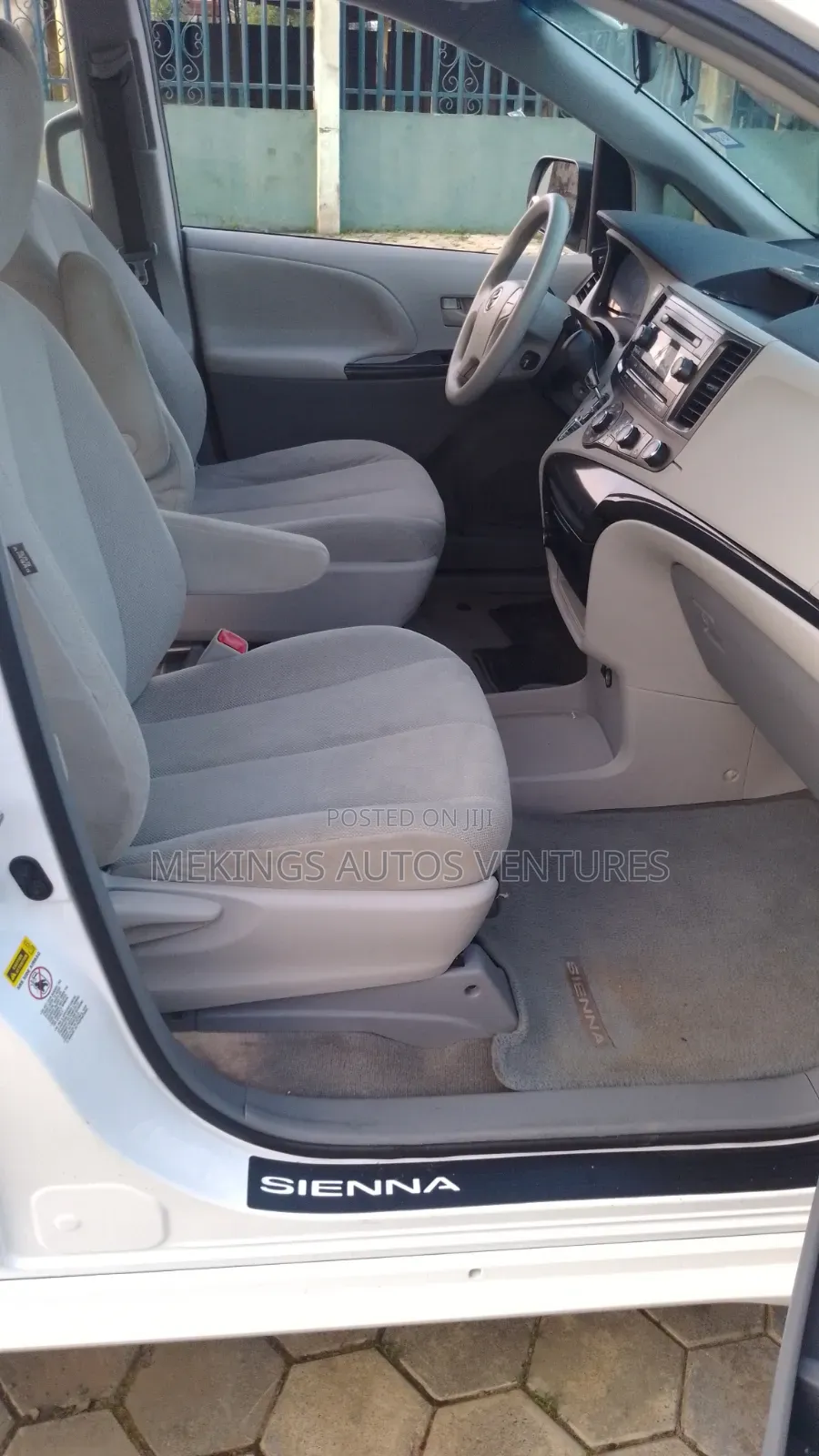 Toyota Sienna LE 7 Passenger 2012 White