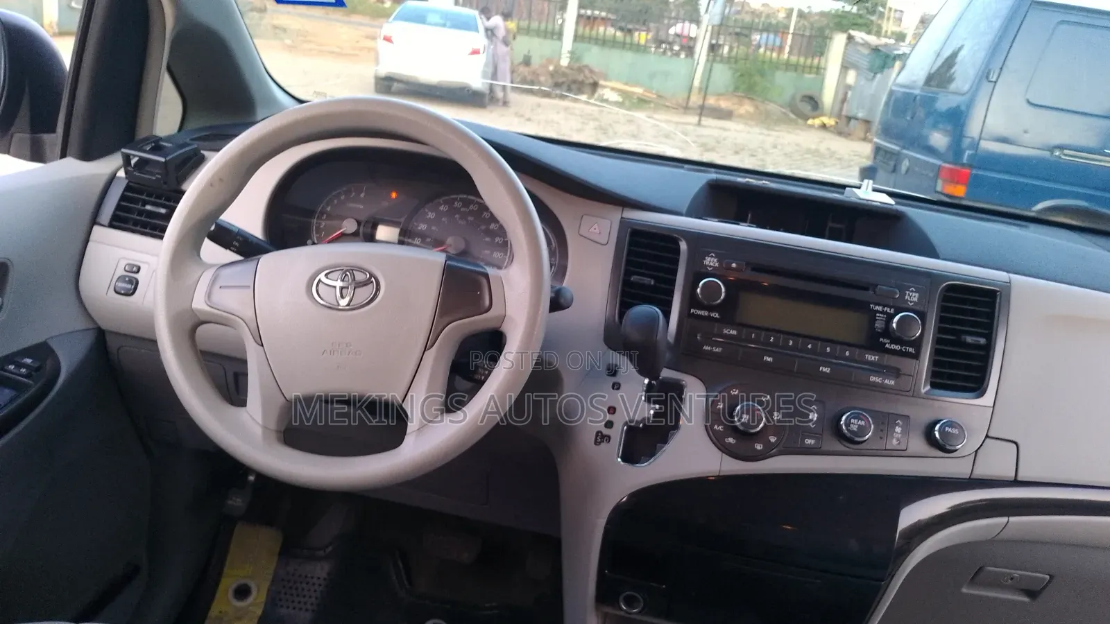 Toyota Sienna LE 7 Passenger 2012 White