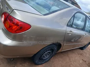 Toyota Corolla 2004 Gold