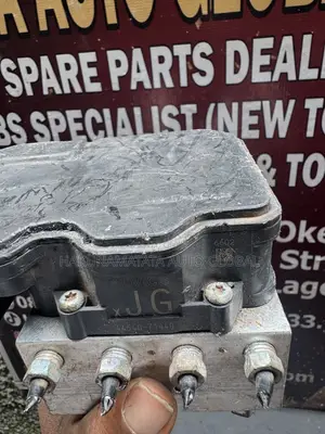 Toyota Hilux ABS Controller/Pump 2016–2017 Model