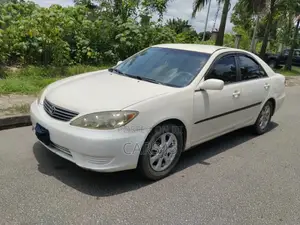 Toyota Camry LE 4dr Sedan (2.4L 4cyl 5A) 2005 White