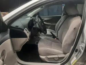 Toyota Corolla 2011 Silver