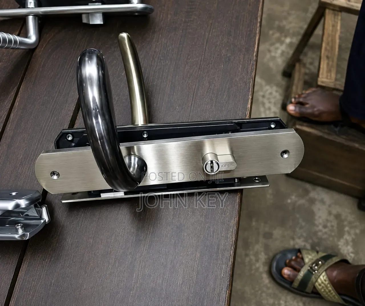 Mandate Door Lock