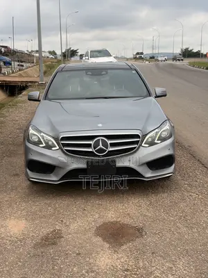Mercedes-Benz E350 Base 4Matic Sedan AWD (3.5L 6cyl 7A) 2014 Gray