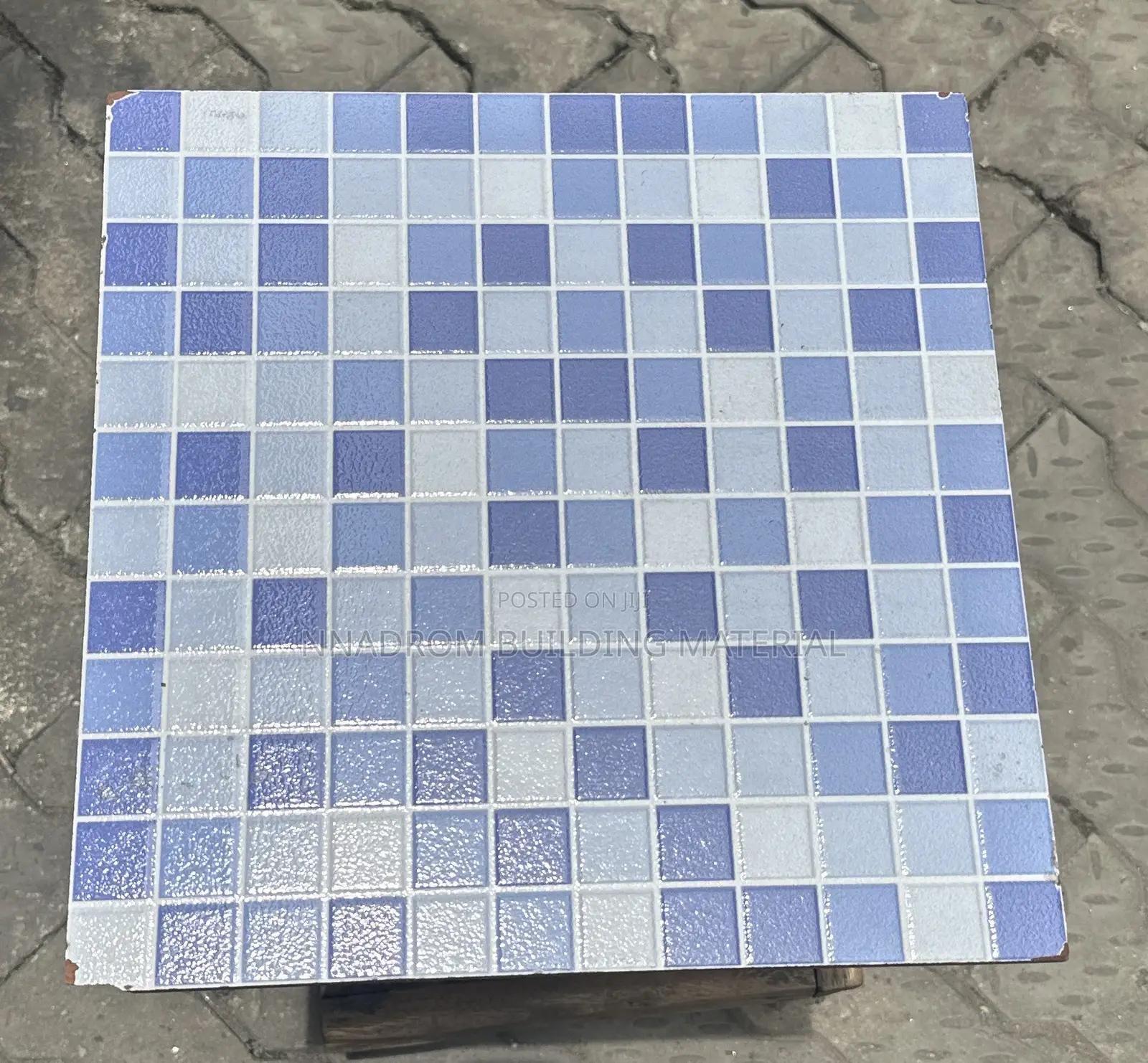 33/33 Premium Blue Mix Ceramic Pool Tiles