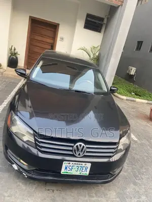 Volkswagen Passat TDI SE with Sunroof 2013 Black