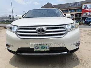 Toyota Highlander Limited 2011 White