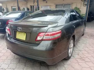 Toyota Camry 2011 Gray