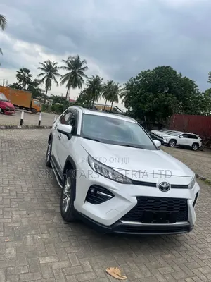 Toyota RAV4 2022 White