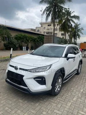 Toyota RAV4 2022 White