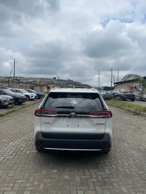Toyota RAV4 2022 White