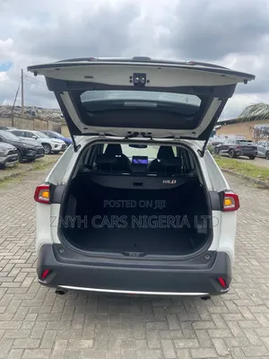 Toyota RAV4 2022 White