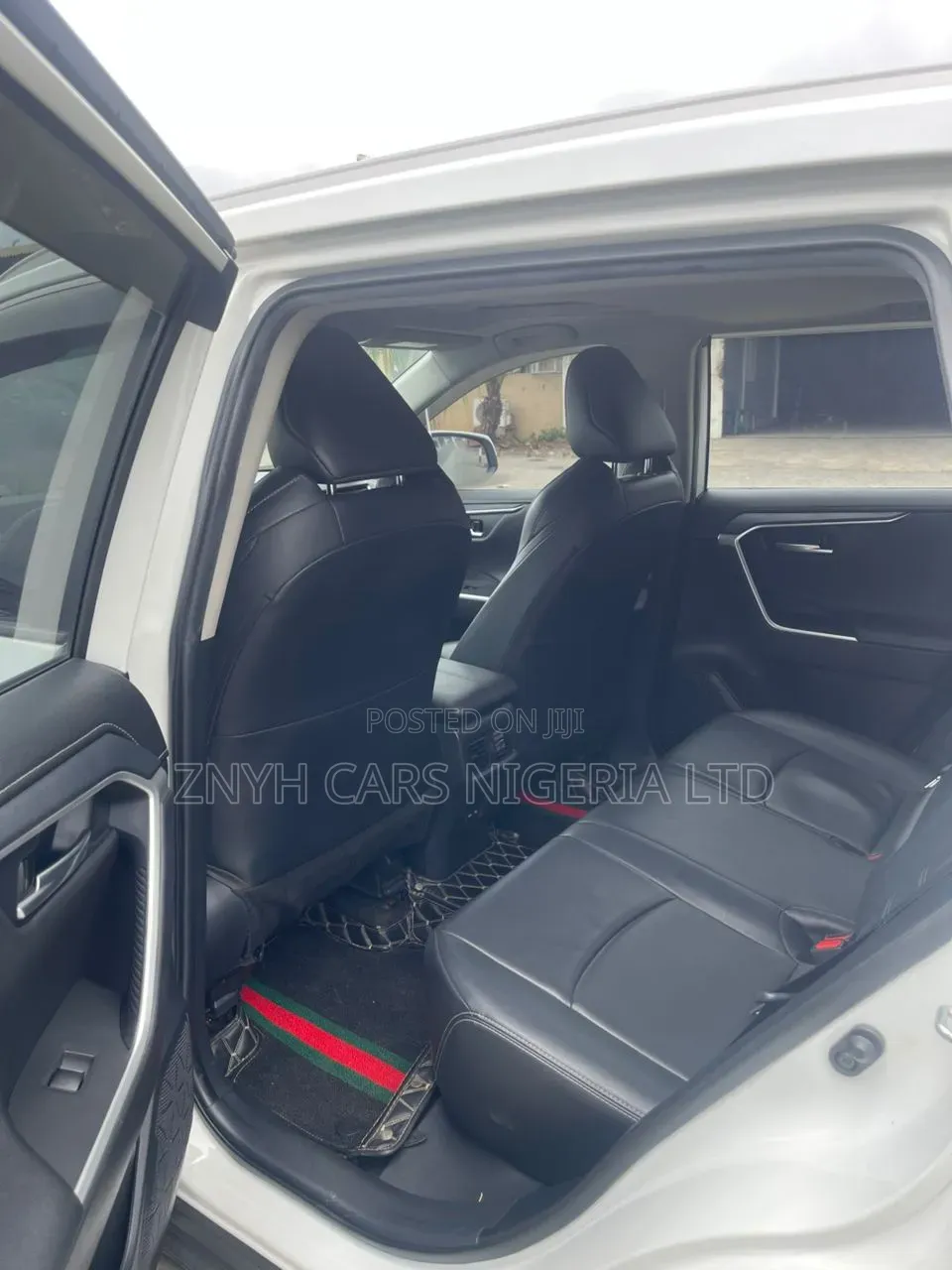 Toyota RAV4 2022 White