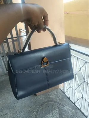 Stylish Ladies Handbag – Quality & Affordable