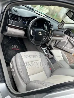 Toyota Camry XLE V6 4dr Sedan (3.5L 6cyl 6A) 2013 Silver