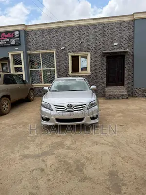 Toyota Camry 2010 Silver