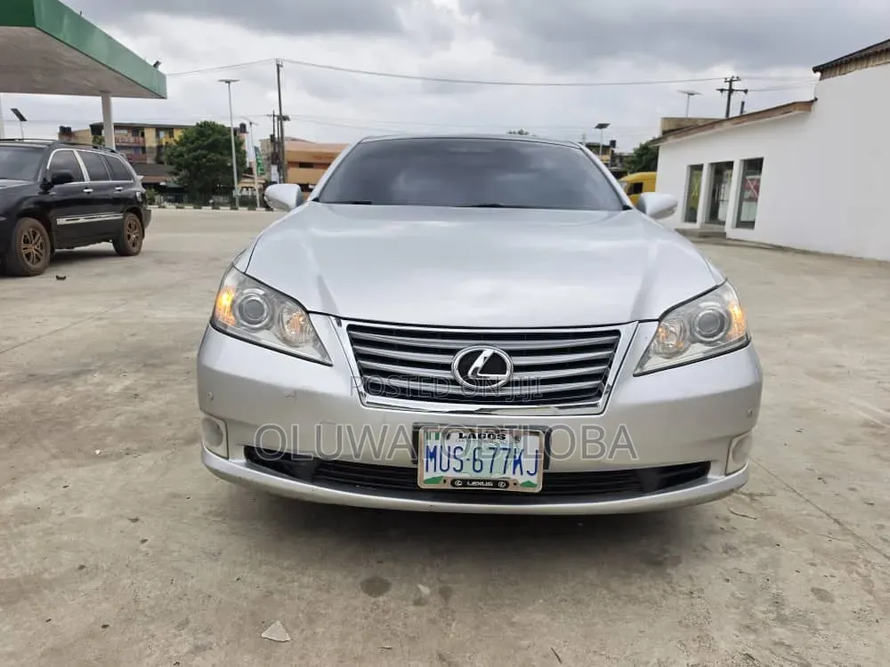 Lexus ES 2012 Silver