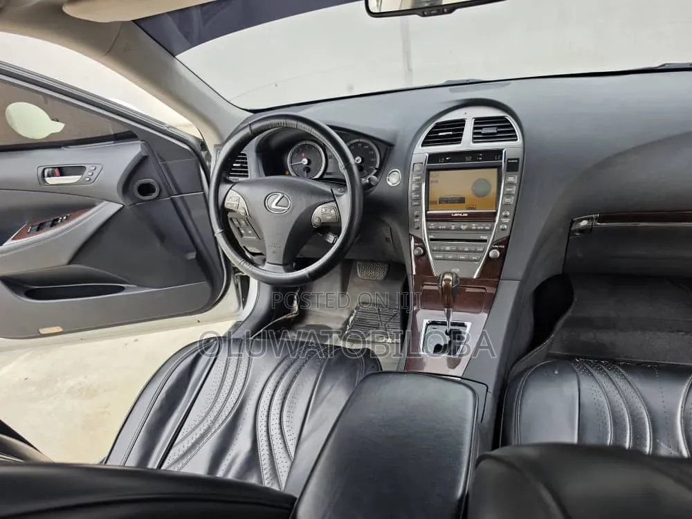 Lexus ES 2012 Silver