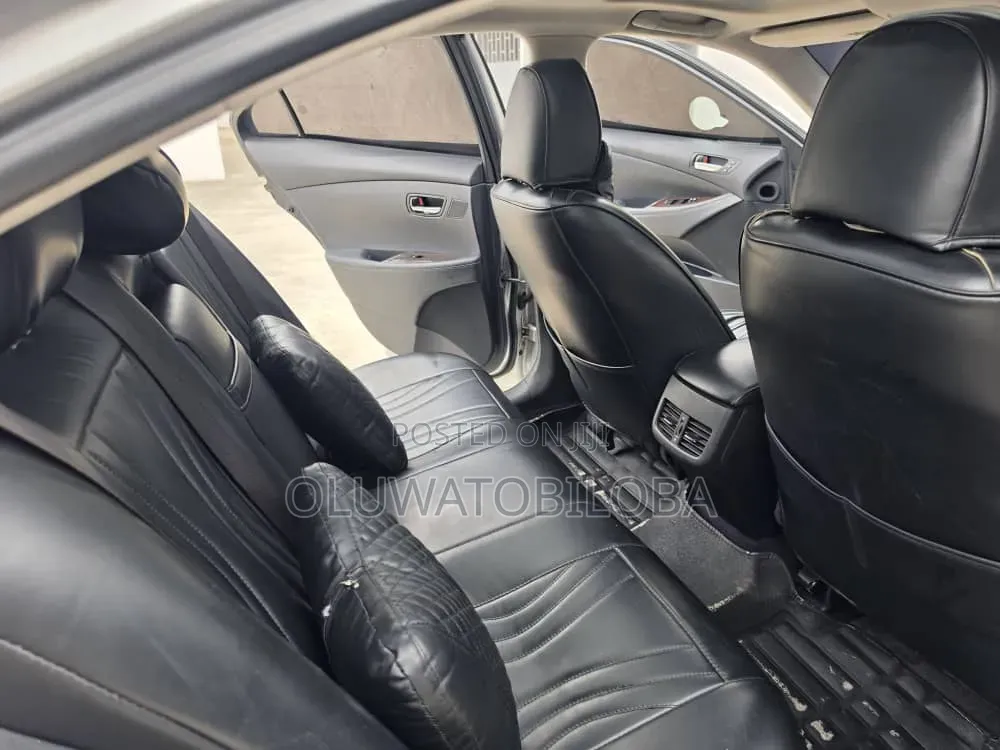 Lexus ES 2012 Silver