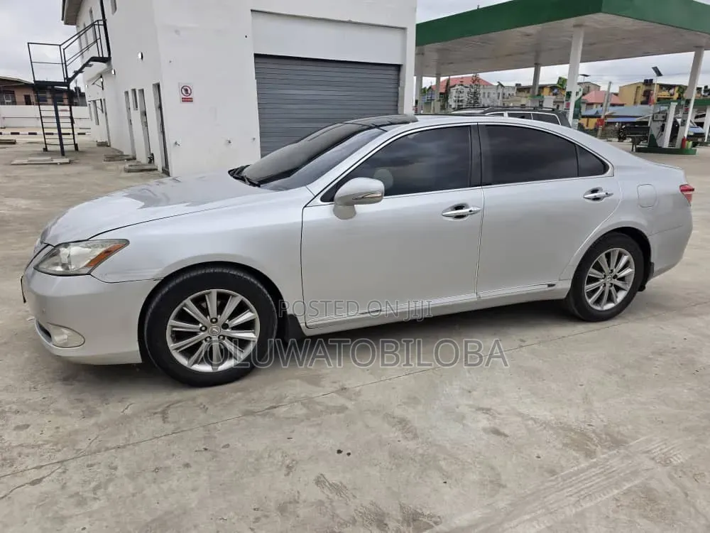 Lexus ES 2012 Silver
