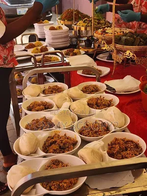 100 Guests Serving