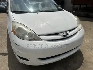 Toyota Sienna LE 2008 White