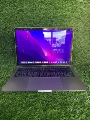 Laptop Apple MacBook Pro 2017 16GB Intel Core i7 SSD 256GB