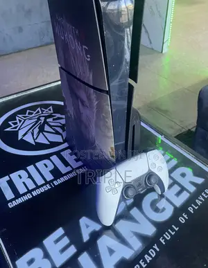 PS5 Slim Digital Edition + Original Controller