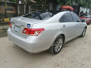 Lexus ES 2012 Silver